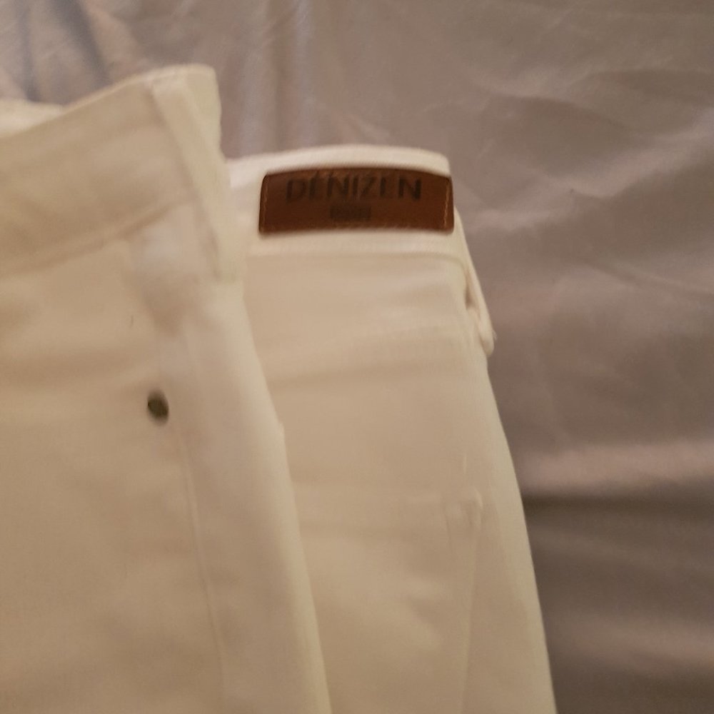 levis - Picture 3 of 4
